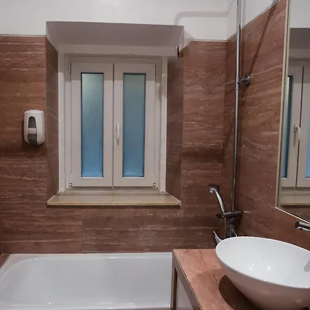 A Janela, Charming In Center * Lisboa